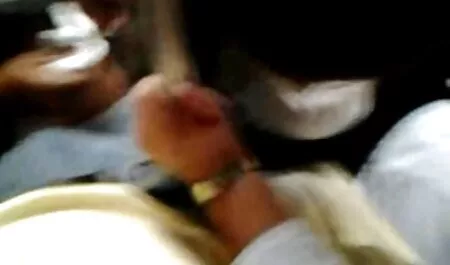 केटी मिंक्स नामक एक उमसदार सेक्सी, एक स्थानीय सेक्स की दुकान में अपने स्वयं के सेक्सी बीएफ इंग्लिश फिल्म विकृत आनंद के लिए थोड़ा असामान्य डिल्डो खरीदा, आराम से एक आरामदायक सोफे पर घर पर बैठ जाता है और खुद को इस फॉरवर्ड के साथ बेकार कर लेता है।
