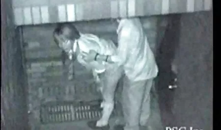 दो लोगों ने बगीचे में बीएफ सेक्सी मूवी वीडियो फुल एचडी एक गोरा की चुदाई की