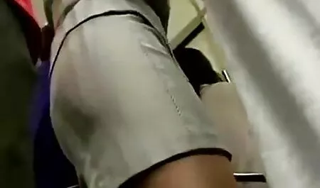 सेक्सी मालिश सेक्सी मूवी बीएफ करने वाले ने ग्राहक को एक blowjob देने के लिए आमंत्रित किया