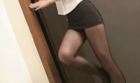 लिटिल बीएफ सेक्सी मूवी एचडी में बस्टी और डीज़र्ड स्टड के साथ छोटे busty एशियाई