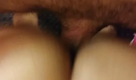टैटू वाली सुंदरता को एक उज्ज्वल एचडी बीएफ सेक्सी मूवी संभोग सुख मिलता है