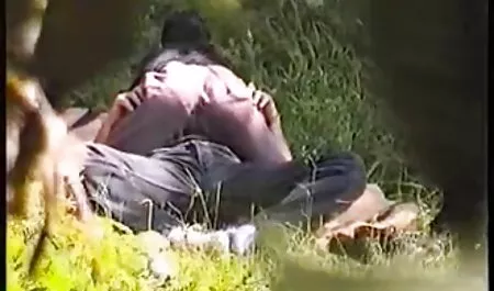 अलिंका अपनी जीभ बीएफ सेक्सी मूवी वीडियो में से अच्छा काम करती है