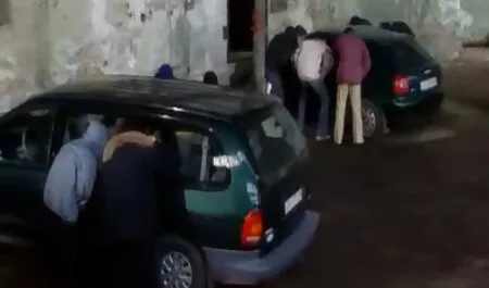 एक काले आदमी ने एक प्यारा ट्रांसवेस्टाइट उतार दिया, पहले उसने हिंदी बीएफ फुल मूवी एचडी अपने मुंह में इस tranny को गड़बड़ किया, फिर उसकी गांड पर मोज़ा फाड़ दिया और उसे गहरे गांड में डाल दिया।